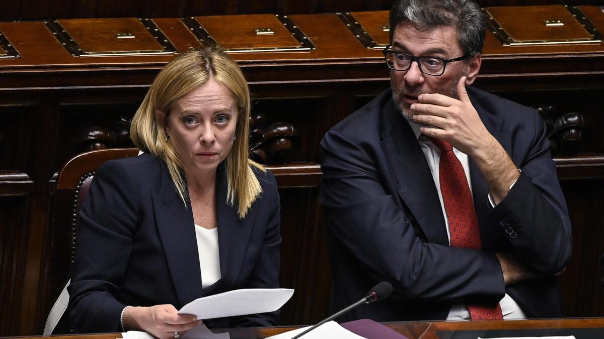 Nella manovra spunta la «salva morosi». Oggi la fiducia in Aula