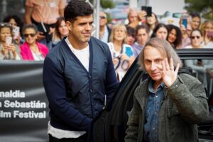 Gli islamici francesi denunciano Houellebecq
