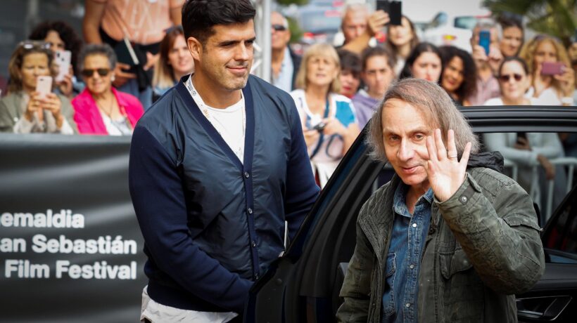Gli islamici francesi denunciano Houellebecq