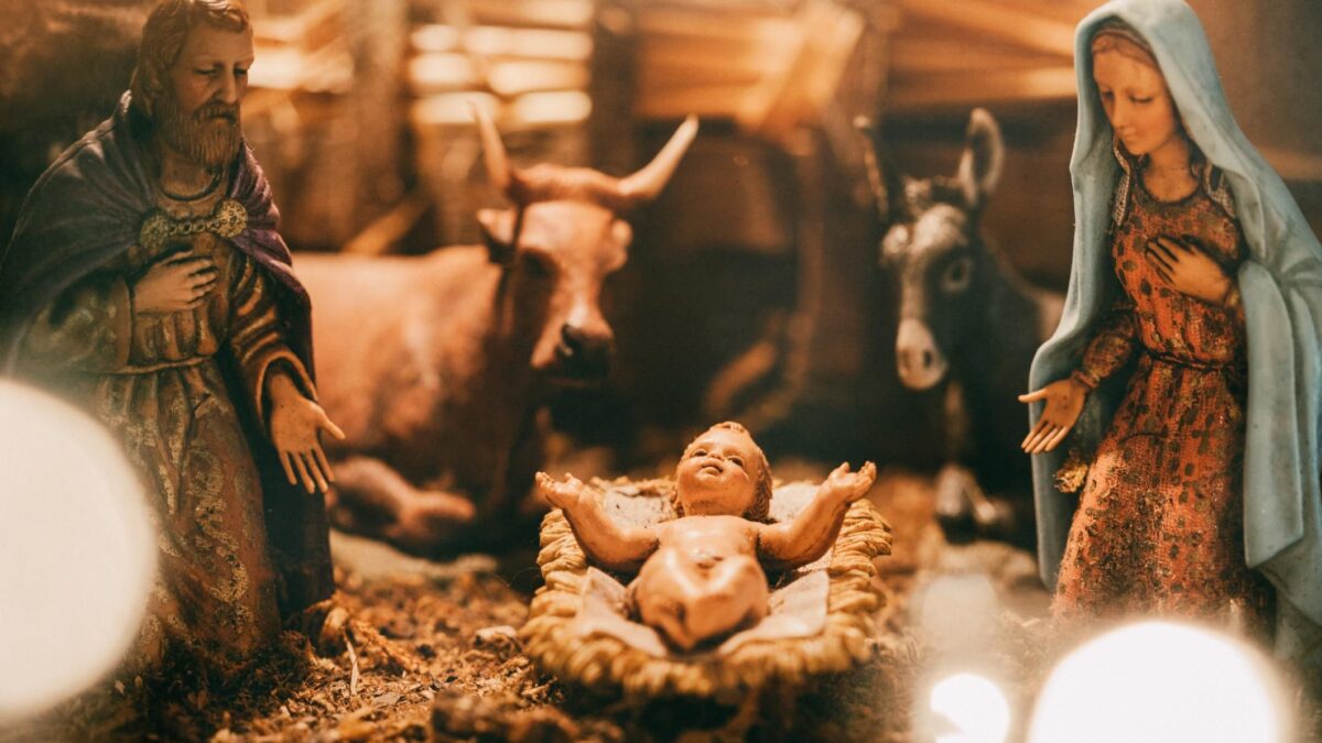 Colpiscono il Natale per togliere di mezzo Dio