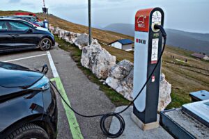 La Svizzera punisce le auto elettriche