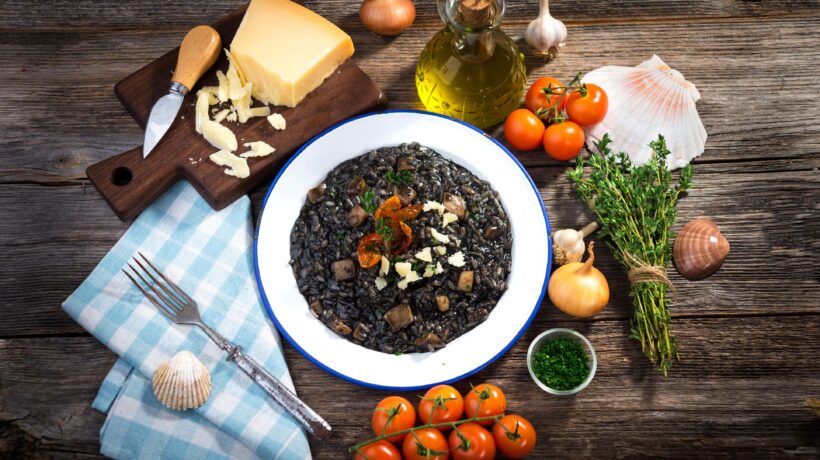 Risotto al nero di seppia (iStock)