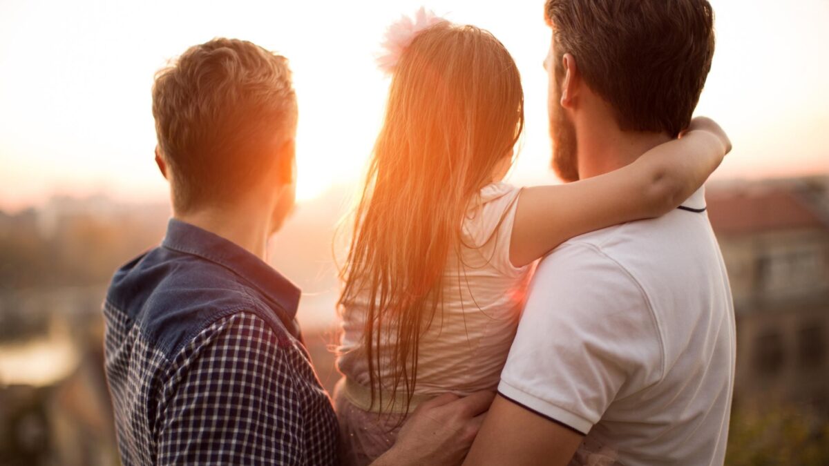Attivisti omosessuali sull’utero in affitto: «L’amore non c’entra è questione di soldi»