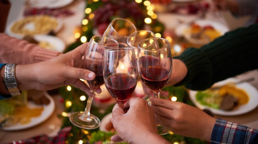 Vini, guida regione per regione per un brindisi sotto l’albero