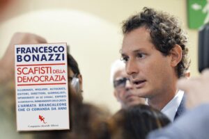 La fuga di Exor dall’Italia all’Olanda fatta passare per un «allineamento»