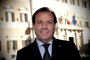 Attacchi al governo sul tabacco pure se si allinea agli standard Ue