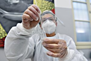 A rischio pm lo stop ai tamponi in ospedale