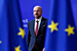 I «pupazzi prezzolati» sono a Bruxelles: a casa e si voti