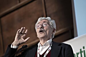D’Alema sbianchetta il suo passato per cancellare il ponte affari-politica