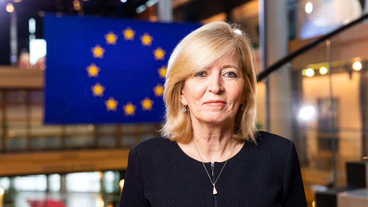 «Ursula ostacola l’indagine sui vaccini Ue»