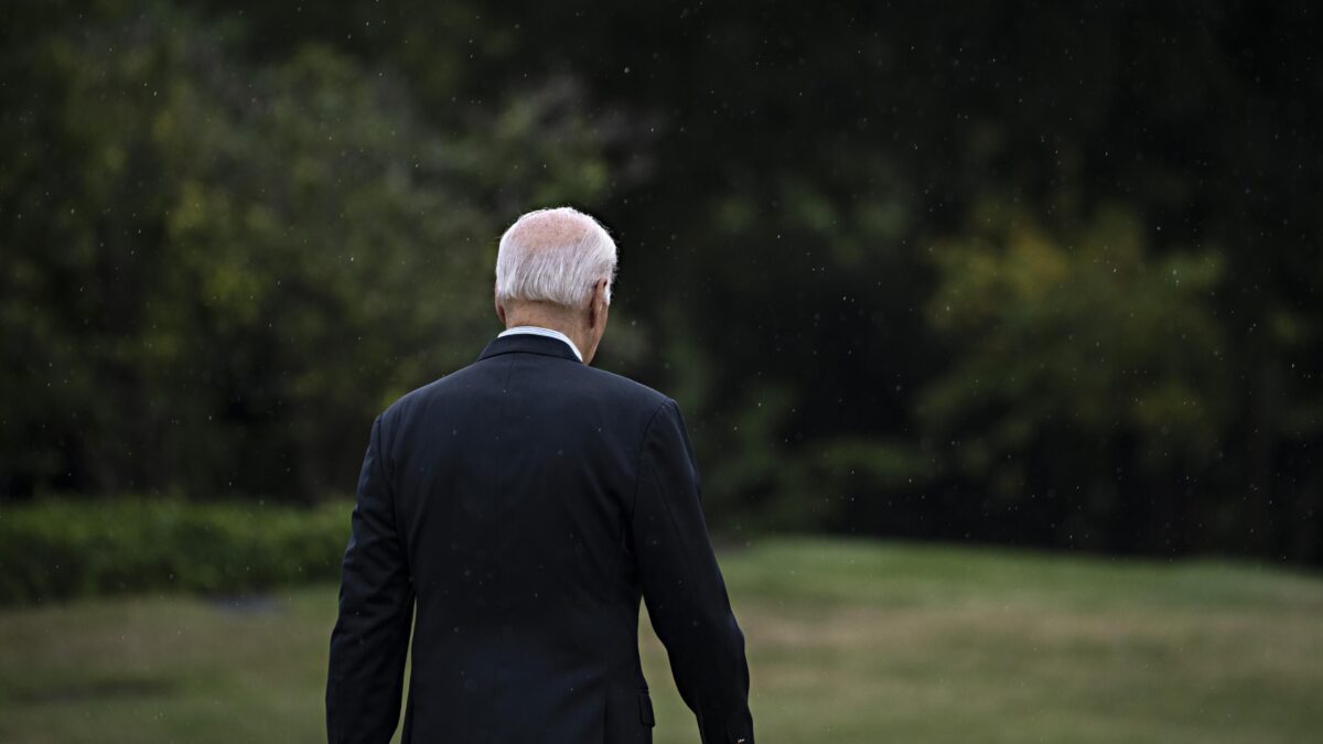 Schiaffo postumo a Biden. Il leader Usa resta a casa e paga la linea filo aborto