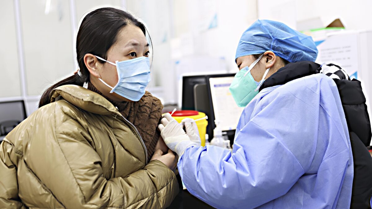 L’Ue dona alla Cina i vaccini pagati da noi