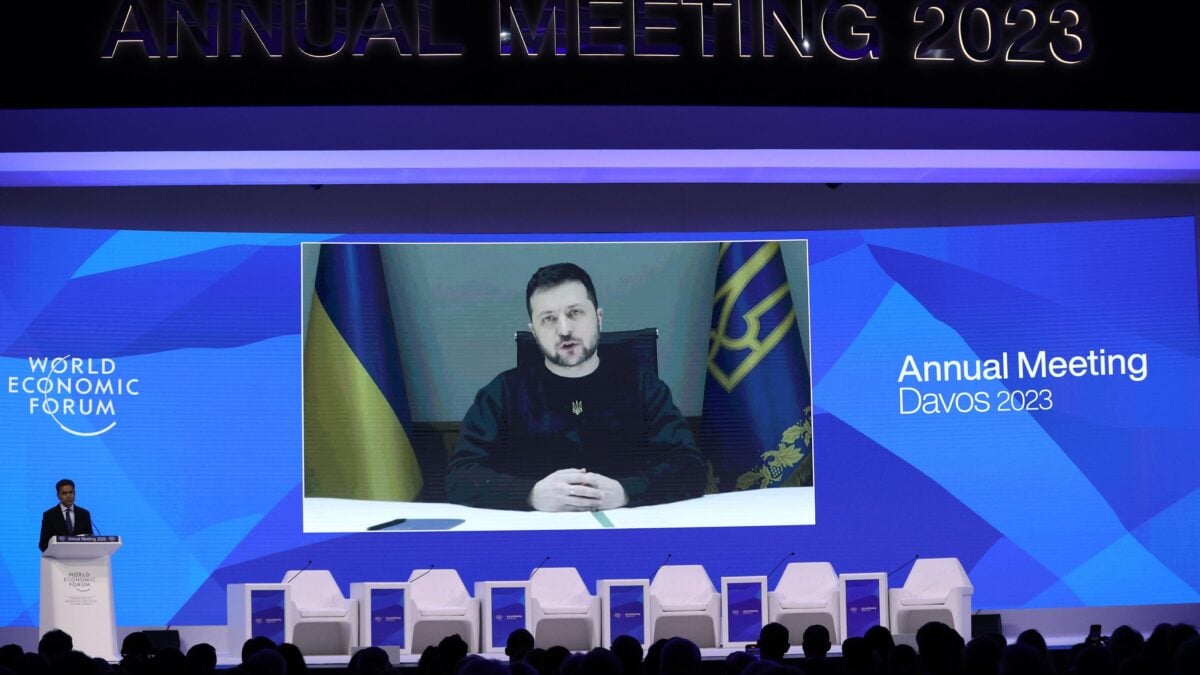 Zelensky provoca: forse Putin è già morto