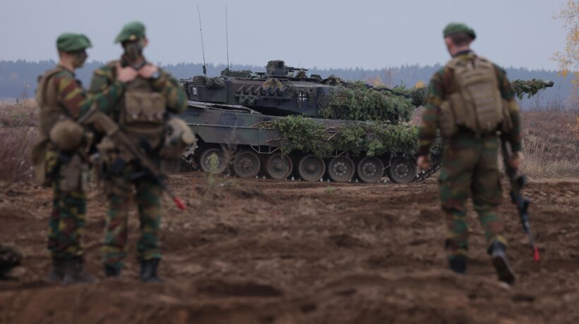 La Germania frena sui carrarmati. «Ma diamo 1 miliardo di aiuti a Kiev»