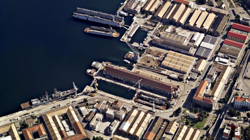 La strana coppia che fa concorrenza al governo sul rigassificatore a Taranto