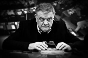 Quand’è che finiranno di fare le vittime?