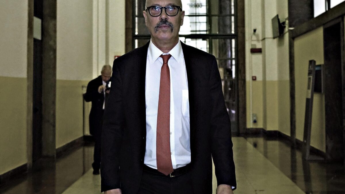 Un pm sotto processo non deve indagare