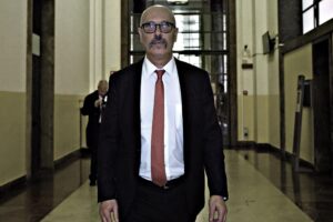 Un pm sotto processo non deve indagare