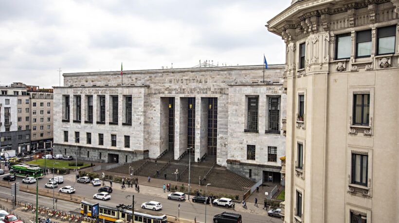 Il tribunale: «Restrizioni incostituzionali»