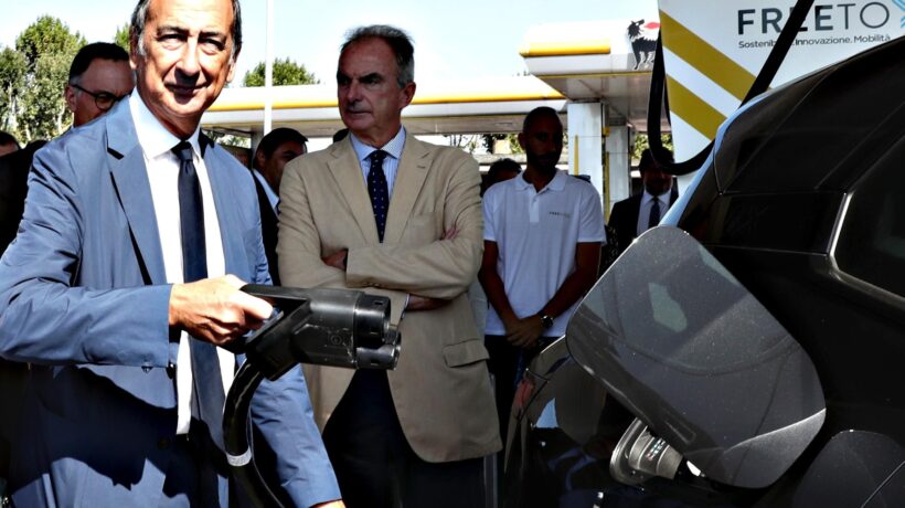 Sala alza i biglietti e taglia le corse ma mancano colonnine per le auto