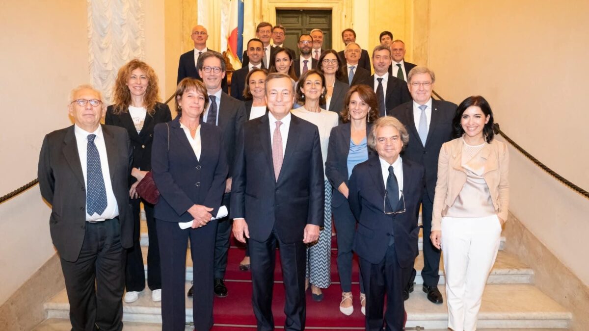 A Camere sciolte l’ex governo piazza 82 nomine