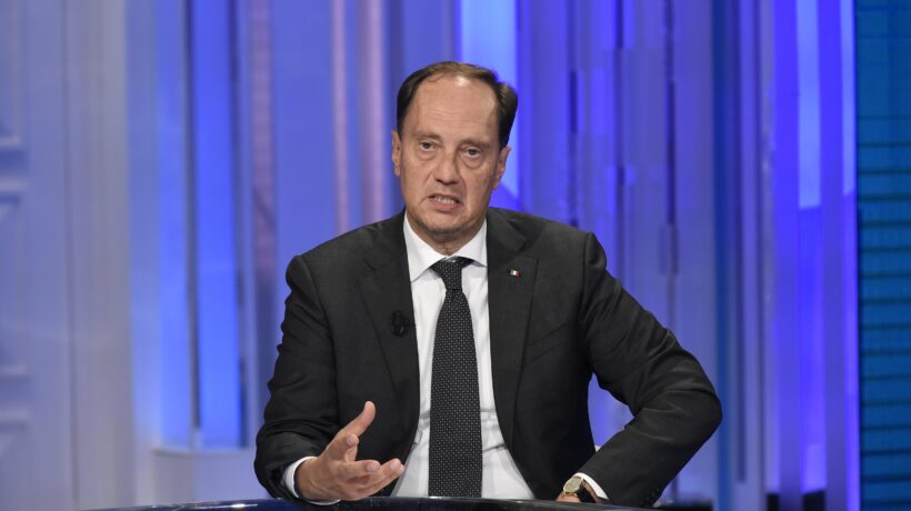 Ciriani: «Presidenzialismo al via entro il 2023»