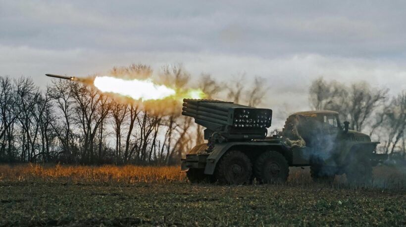 Kiev non si fida del cessate il fuoco e continua a premere su Donetsk
