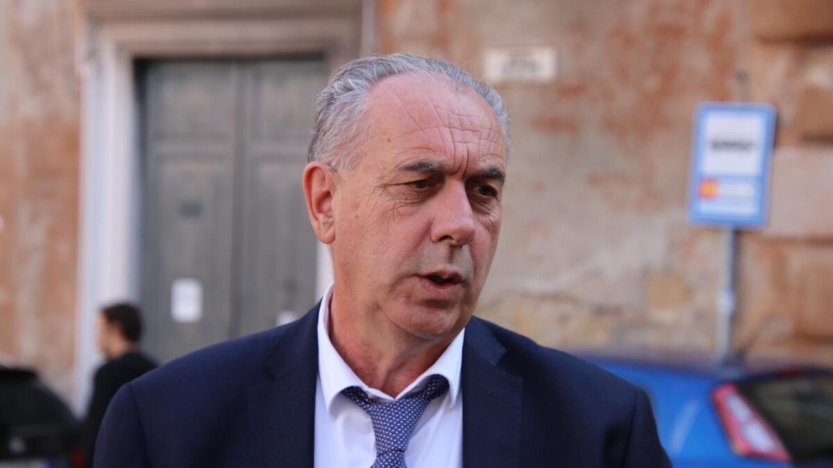 Solo due? Ci sono altri dirigenti da sostituire