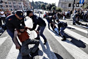 Vitto, alloggio, treni e avvocati: la sinistra chiede di adottare un teppista del clima