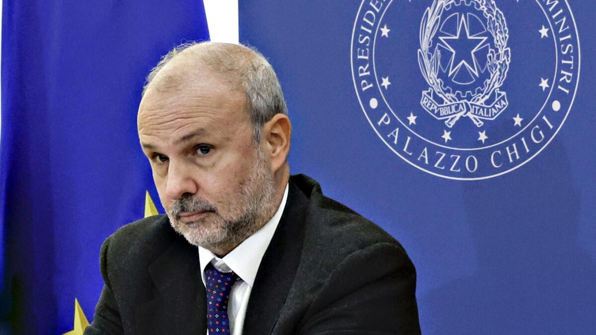 Oddio, anche Schillaci ama i divieti. Riparte la crociata contro il fumo
