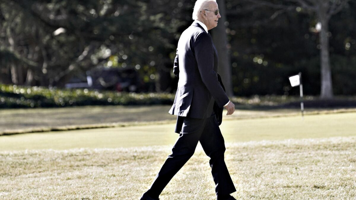 Carte segrete, Biden in fuga dal procuratore