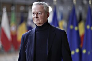 Parigi torna a corteggiare Pechino