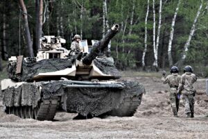 L’ok degli Usa ai carri armati Abrams convince Berlino a inviare i Leopard