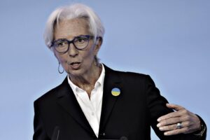 La Bce con l’aumento dei tassi vuole farci pagare gli aiuti della Germania
