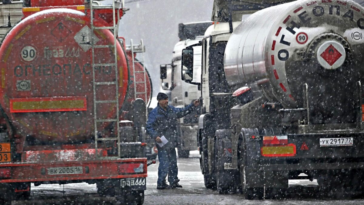 Autogol europeo sul petrolio. Il Cremlino aggira l’embargo con l’aiuto di India e Turchia