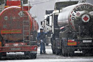 Autogol europeo sul petrolio. Il Cremlino aggira l’embargo con l’aiuto di India e Turchia
