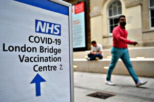 In Uk stop al booster per gli under 50. Da noi resta per tutti