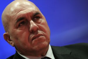 Scintille tra Mosca e Roma: insulti a Crosetto