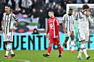 «Fatture corrette con la penna». La Juve adesso lotta per restare in A