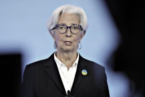 L’Ue copia gli Usa sui rialzi dei tassi ma non sui maxi aiuti all’economia