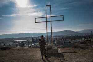 La tragedia del Nagorno Karabakh. «Gli ambientalisti azeri bloccano viveri e medicinali»