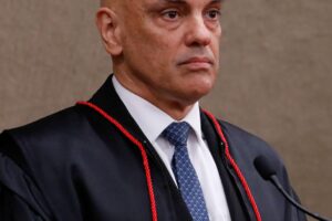 Il giudice che tra scandali e censura ha dichiarato guerra a Bolsonaro