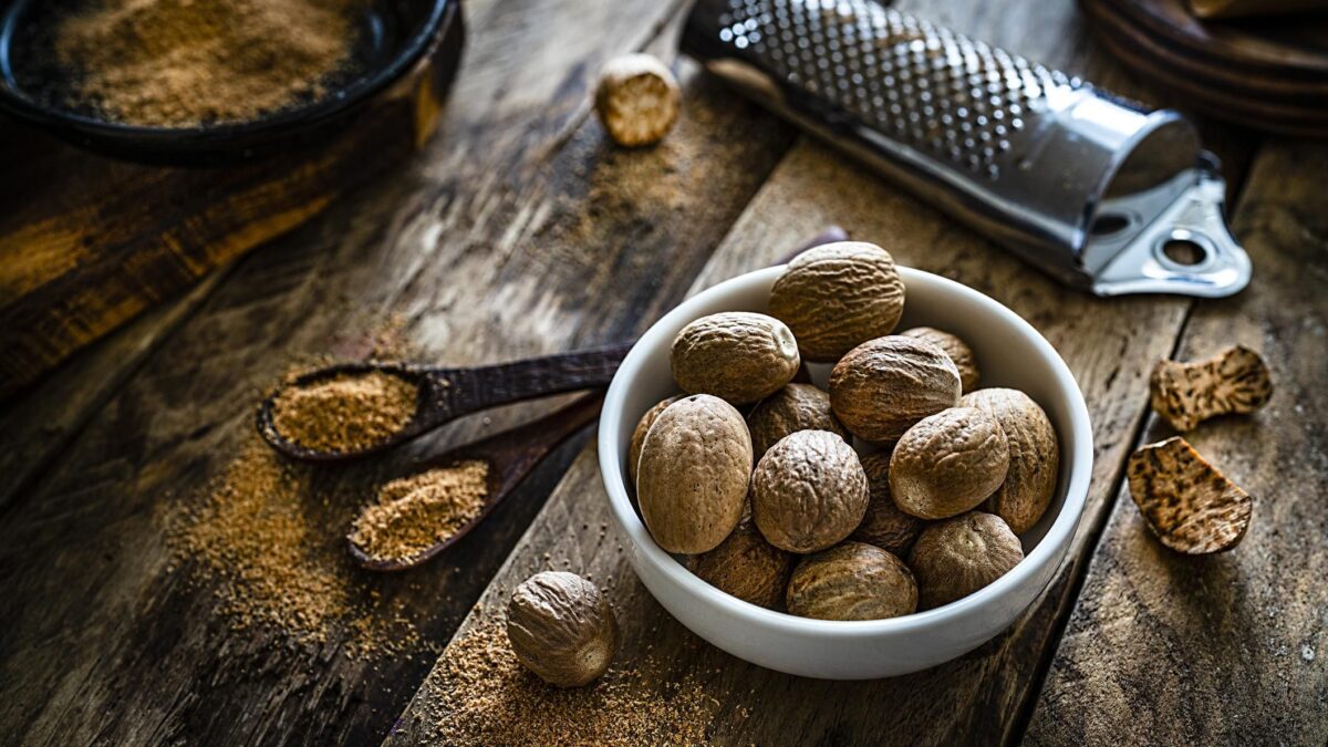 Noce moscata. La spezia orientale che condisce cibo e allucinazioni