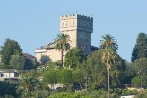 Palme, eucalipti e cipressi americani: Rapallo è una galleria d’arte verde