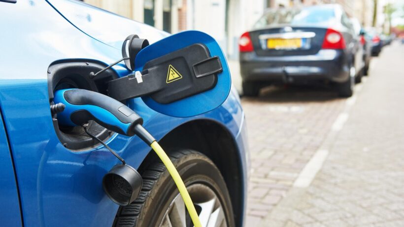 Tre nuove sberle all’ideologia dell’auto elettrica