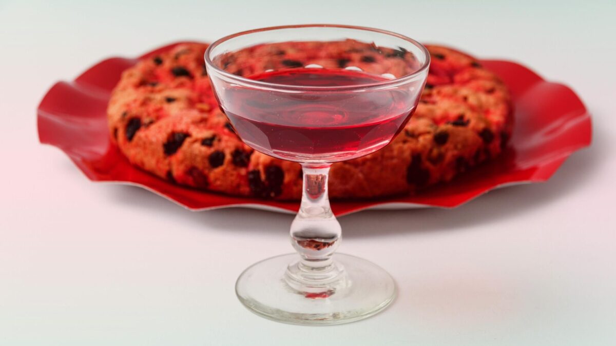 Alchermes, liquore rosso elisir di lunga vita