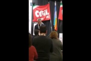 Processano il Msi, poi rimpiangono l’Urss