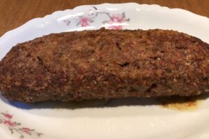 Cuciniamo insieme: polpettone farcito di cotechino
