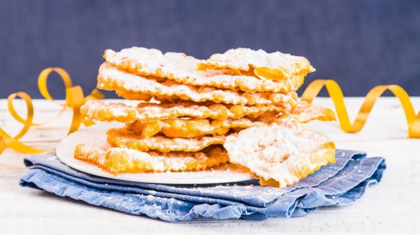 Zeppole e chiacchiere, fritole, struffoli e friciò. I mille modi di celebrare gli eccessi del Carnevale