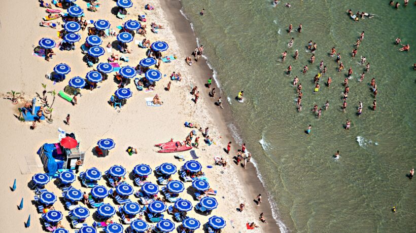 Italia e Spagna alleate sui balneari per impedire gli «espropri» dell’Ue